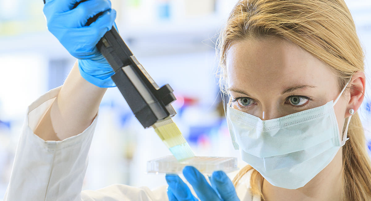 Im Labor, Fotografie von Rainer Weisflog